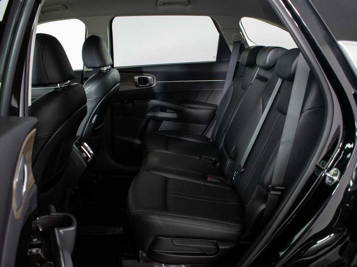 Купить Kia Sorento с пробегом. Фото: #9