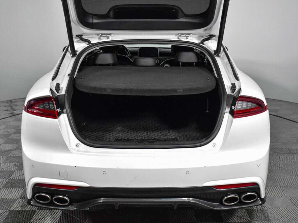 Купить Kia Stinger с пробегом. Фото: #18