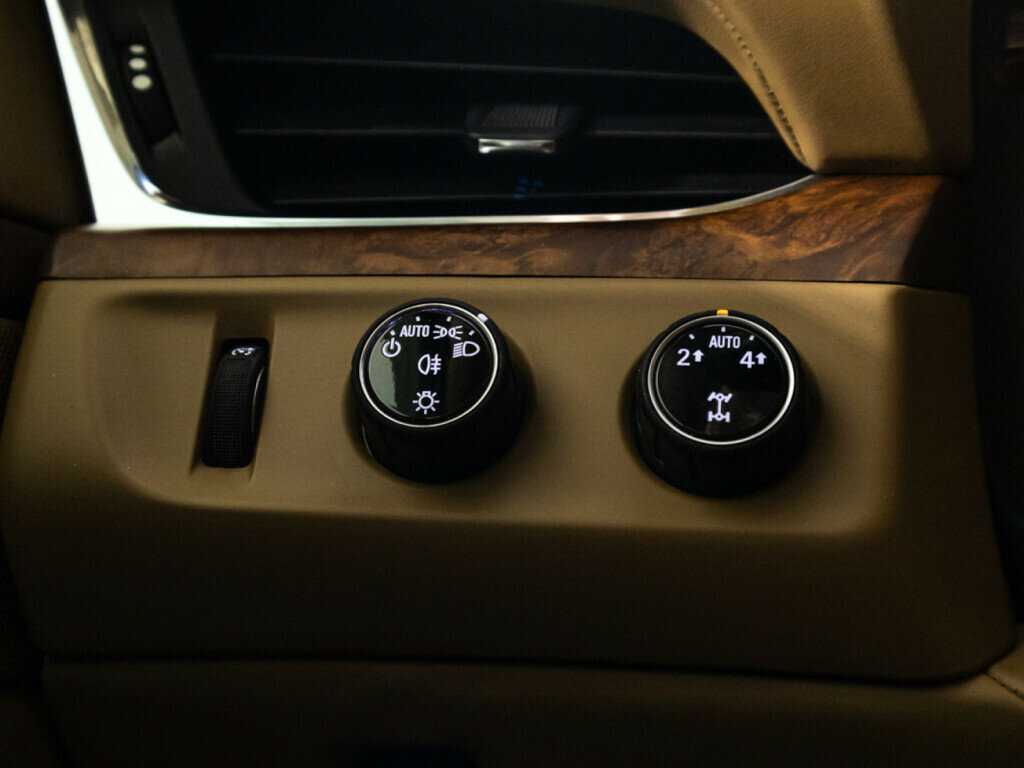 Купить Cadillac Escalade с пробегом. Фото: #24