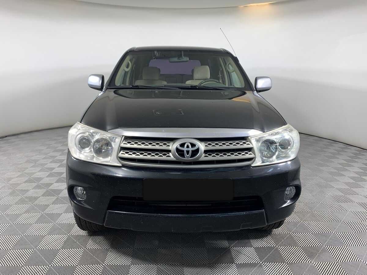 Купить Toyota Fortuner с пробегом. Фото: #1