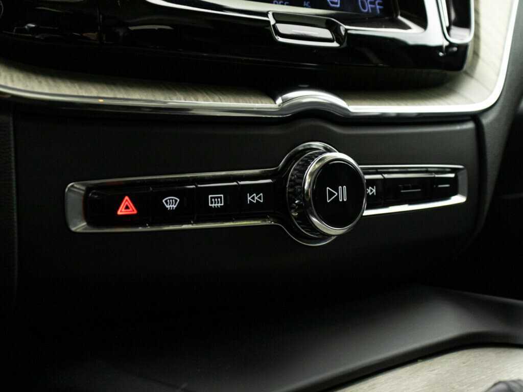 Купить Volvo XC60 с пробегом. Фото: #19