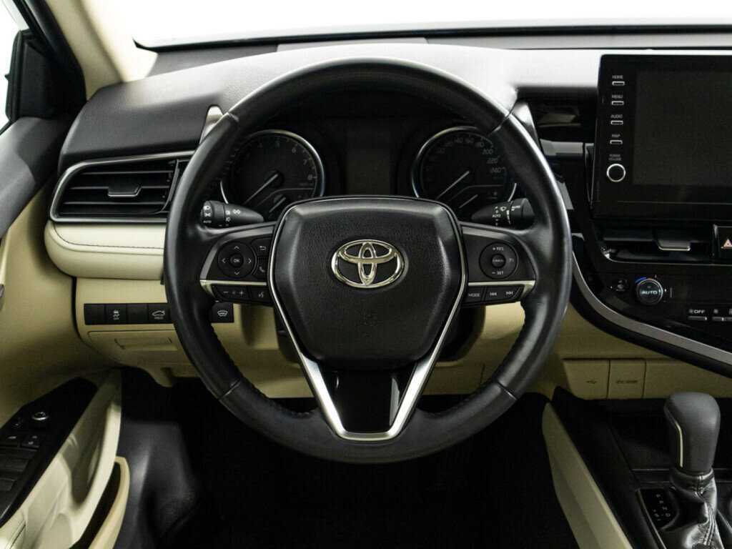 Купить Toyota Camry с пробегом. Фото: #18