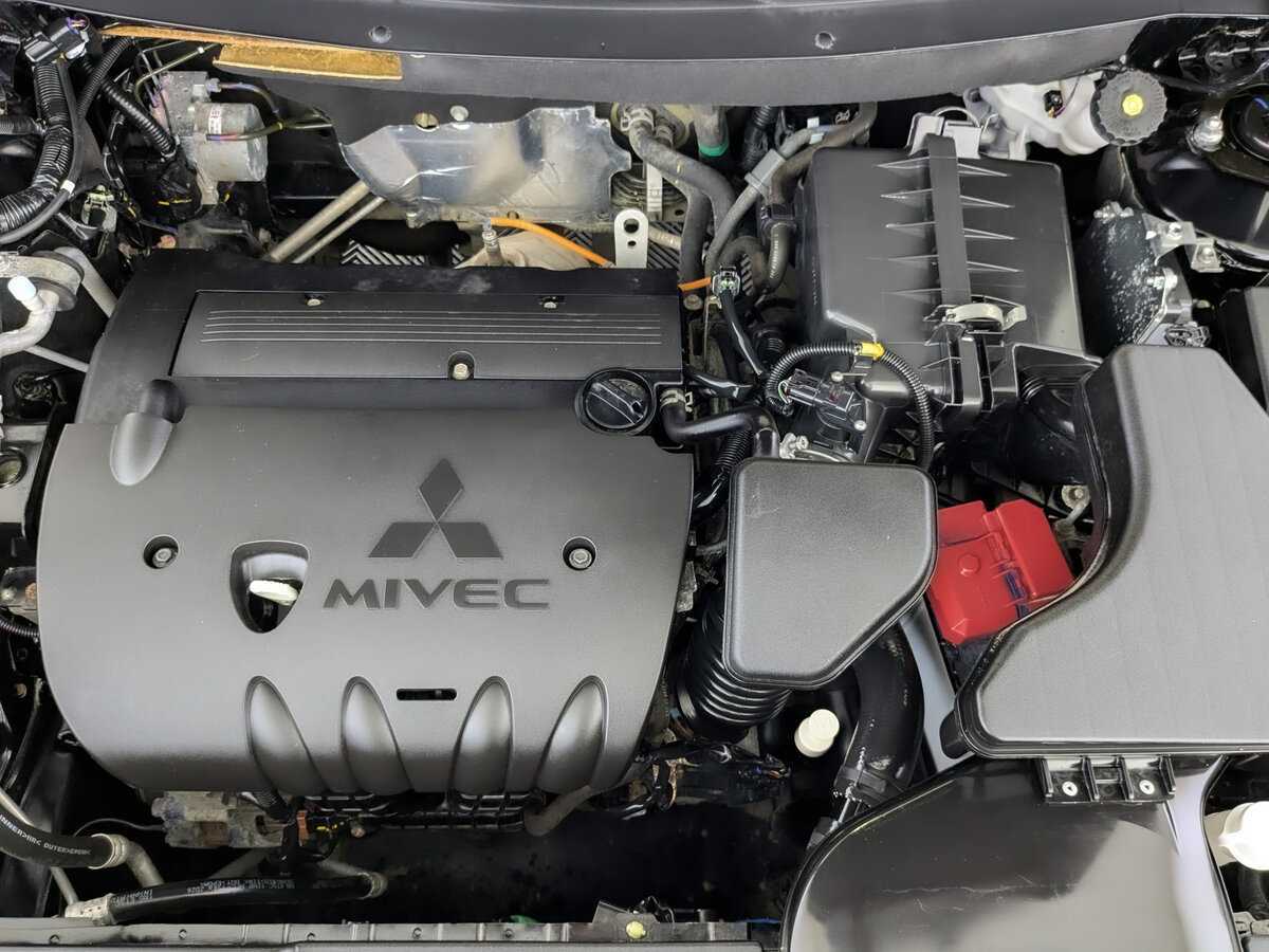 Купить Mitsubishi Outlander с пробегом. Фото: #8