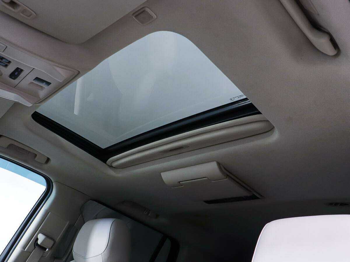 Купить Cadillac Escalade с пробегом. Фото: #15
