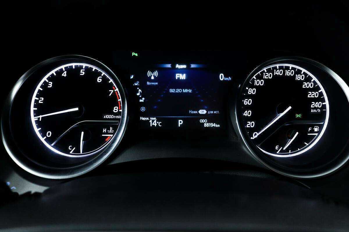 Купить Toyota Camry с пробегом. Фото: #9