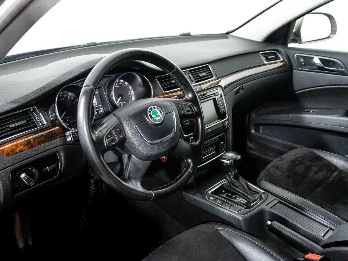 Купить Skoda Superb с пробегом. Фото: #10