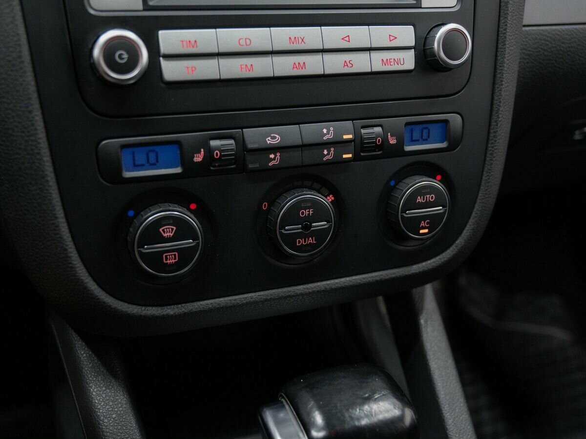 Купить Volkswagen Golf с пробегом. Фото: #17