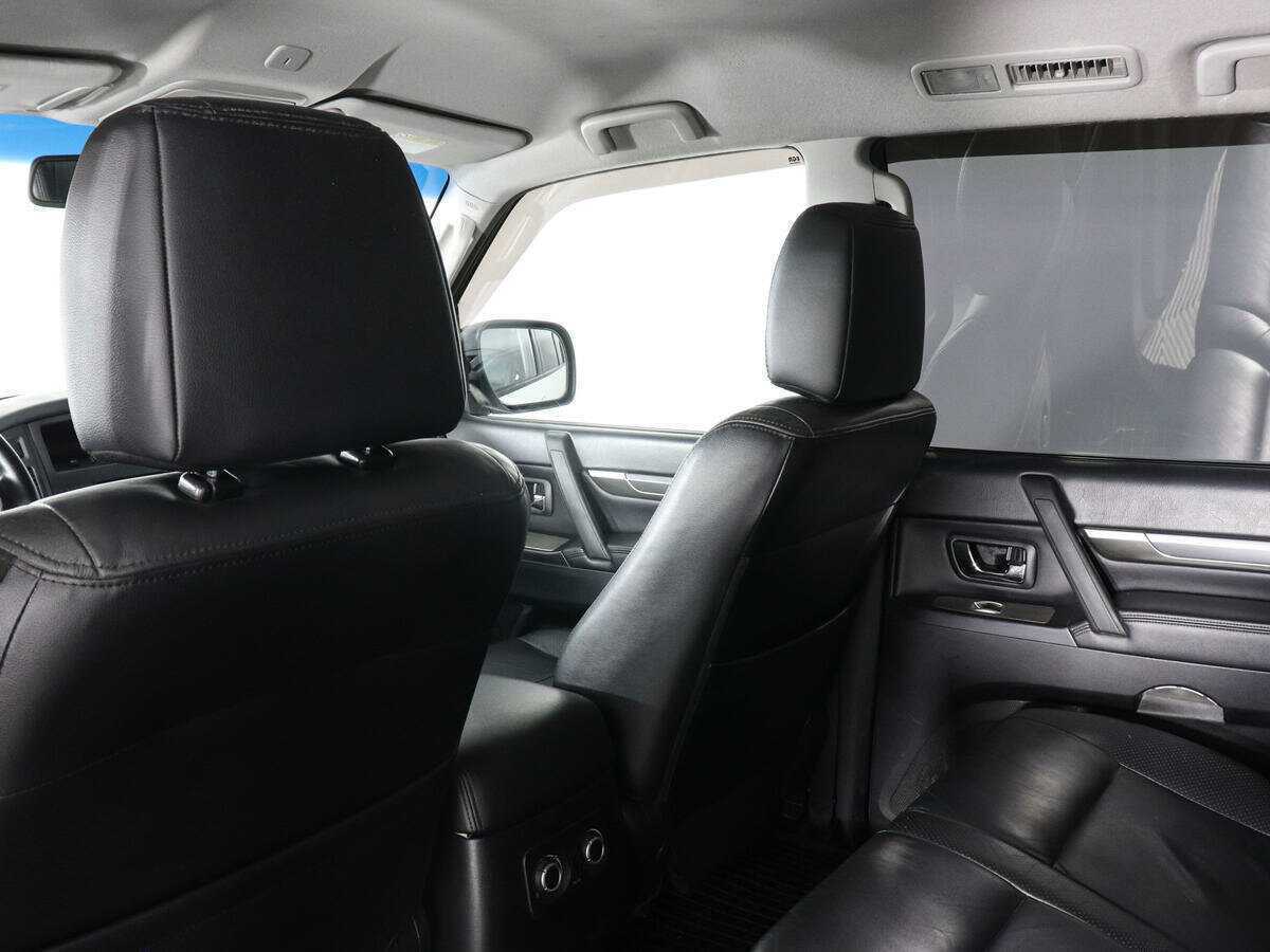 Купить Mitsubishi Pajero с пробегом. Фото: #11