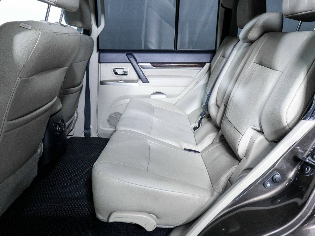 Купить Mitsubishi Pajero с пробегом. Фото: #6