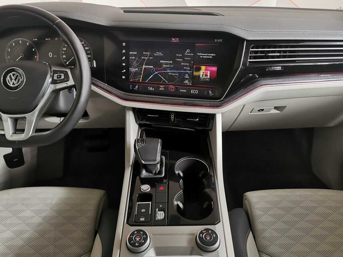 Купить Volkswagen Touareg с пробегом. Фото: #10