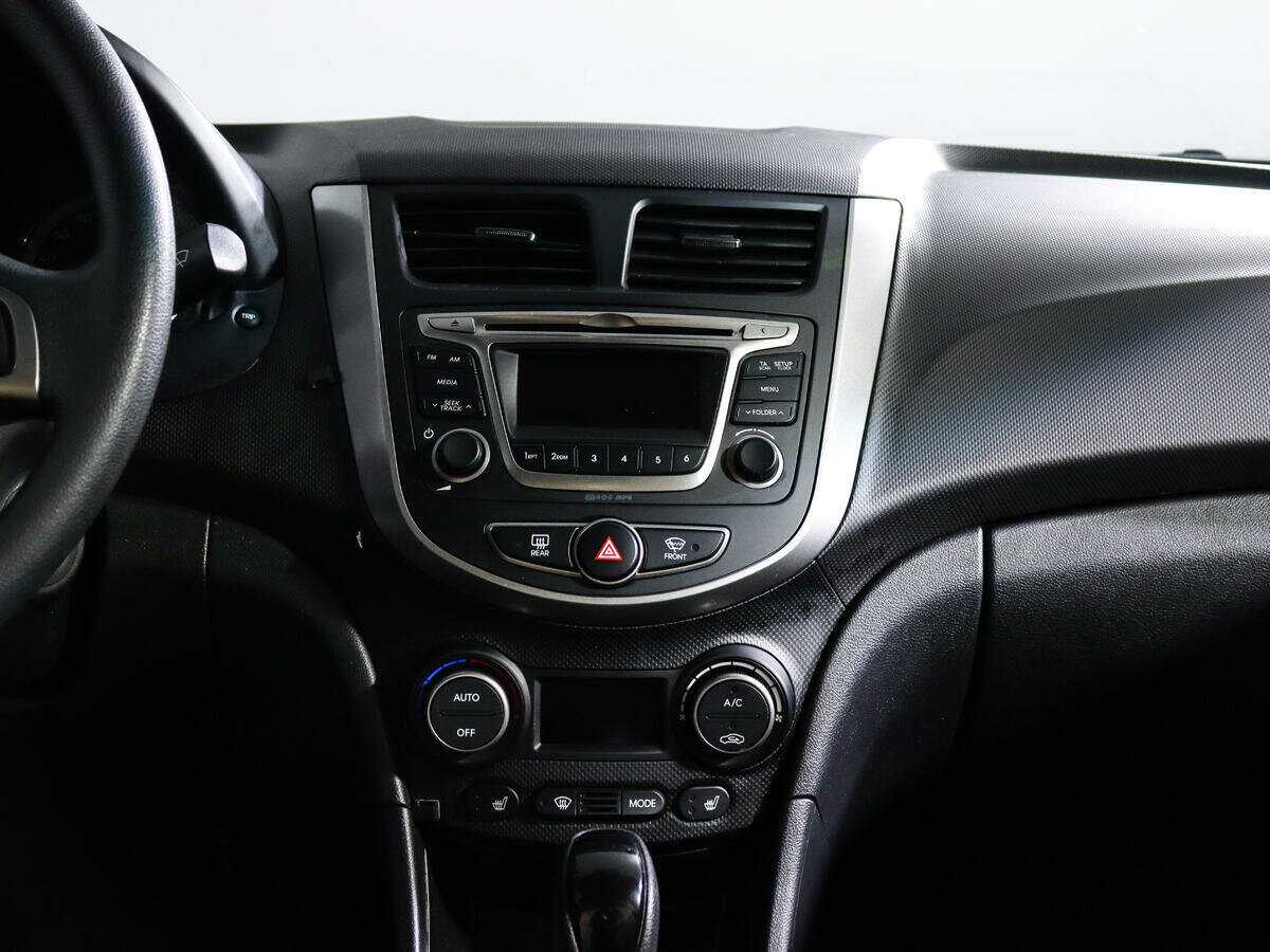 Купить Hyundai Solaris с пробегом. Фото: #10