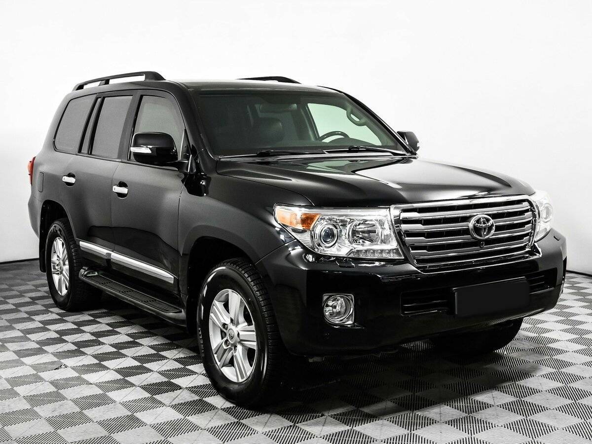 Купить Toyota Land Cruiser с пробегом. Фото: #1