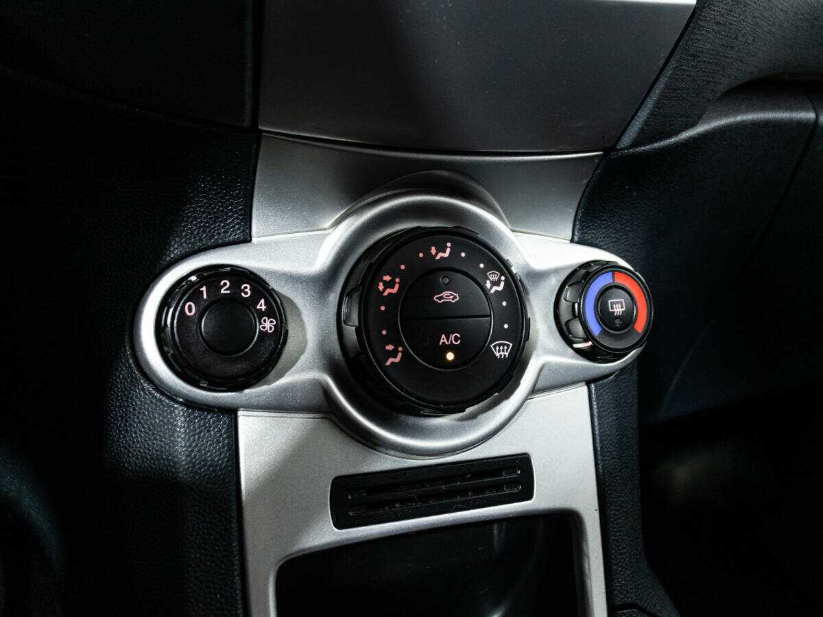 Купить Ford Fiesta с пробегом. Фото: #14