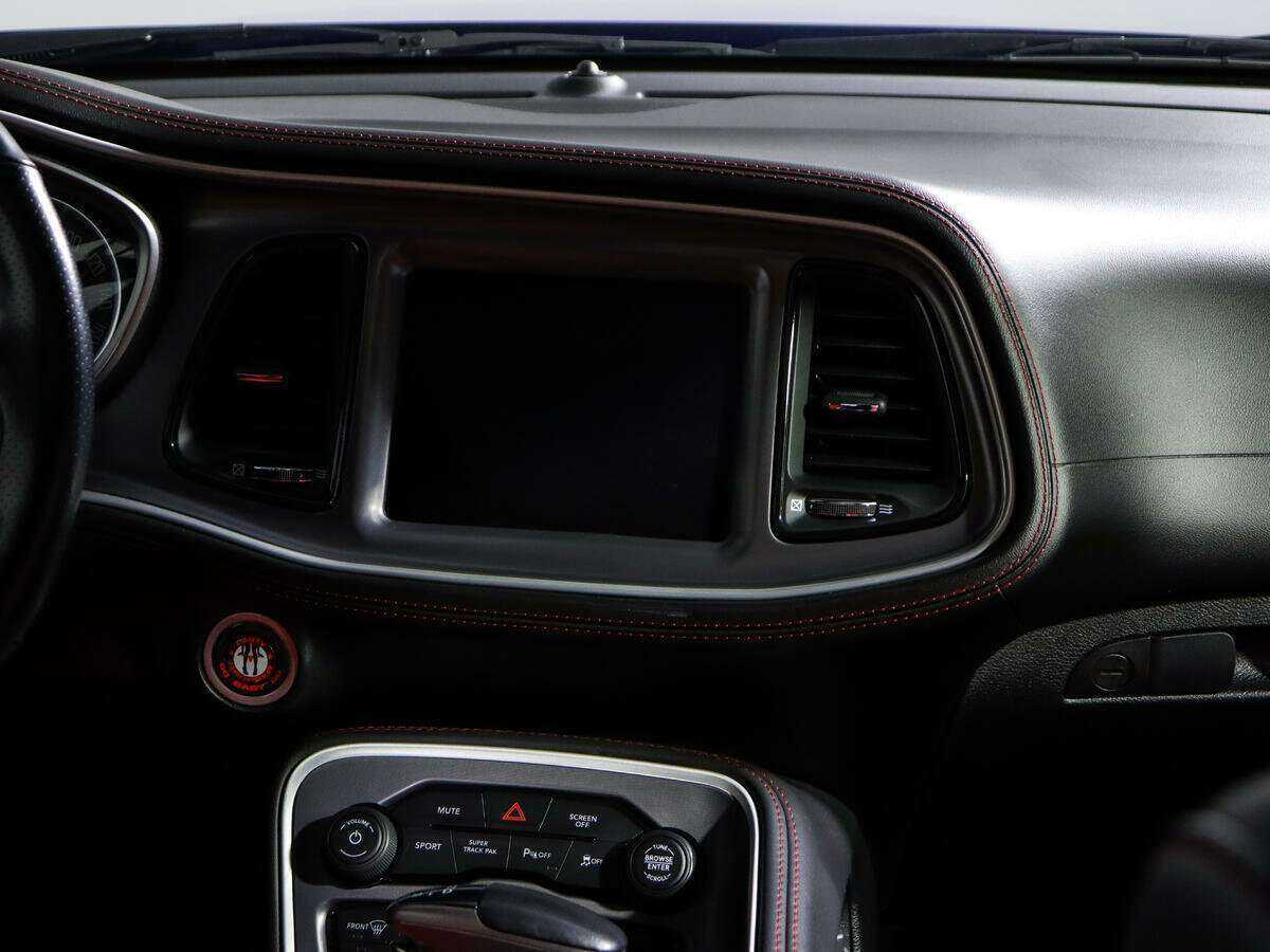 Купить Dodge Challenger с пробегом. Фото: #10