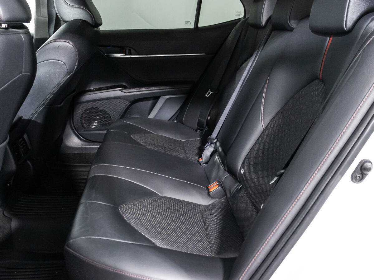 Купить Toyota Camry с пробегом. Фото: #9
