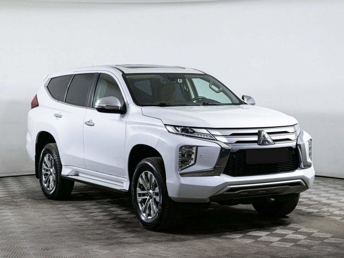Купить Mitsubishi Pajero Sport с пробегом. Фото: #2