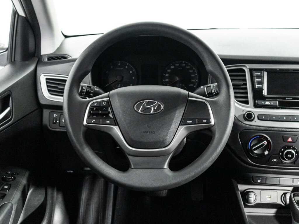 Купить Hyundai Solaris с пробегом. Фото: #15