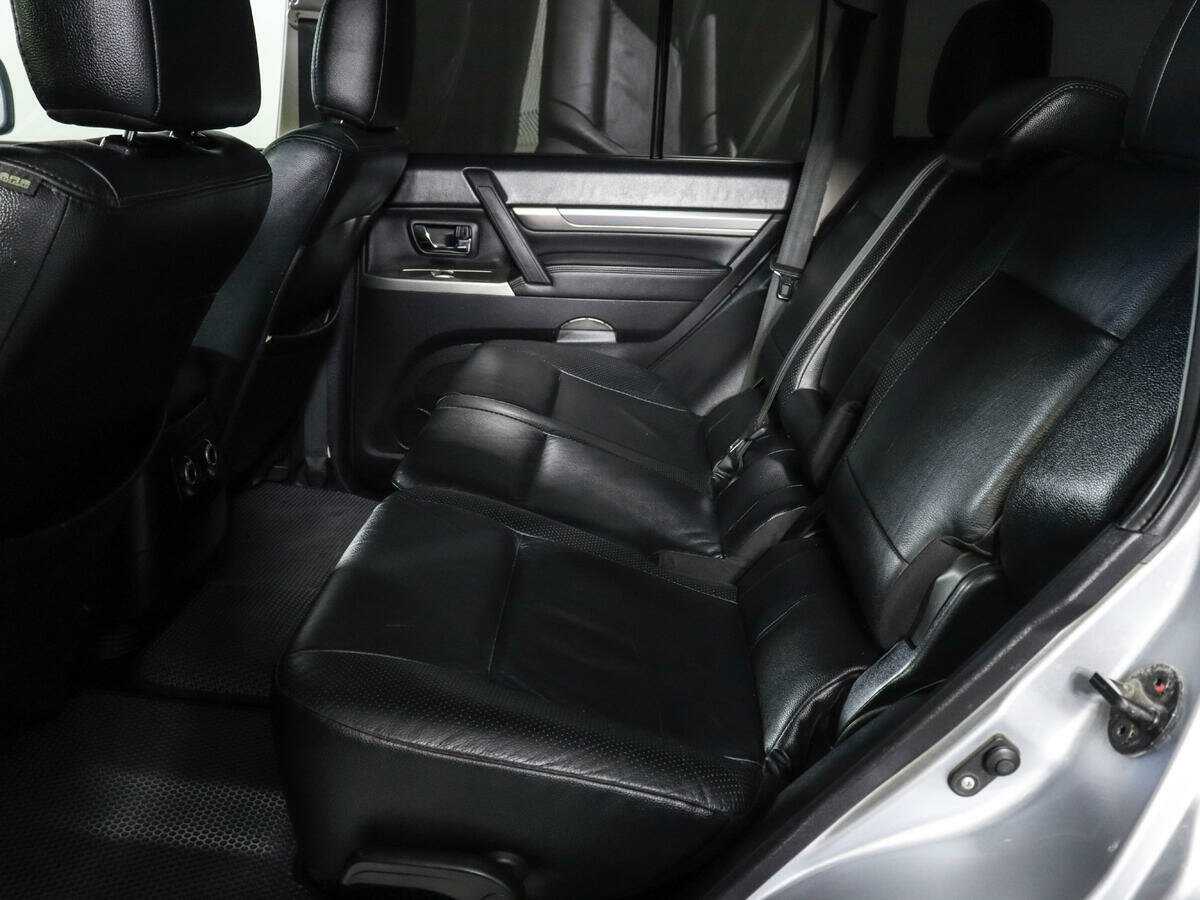 Купить Mitsubishi Pajero с пробегом. Фото: #7