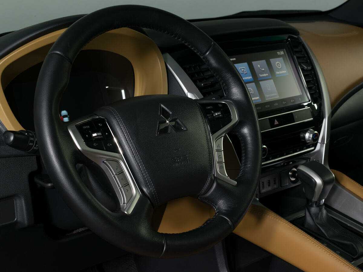 Купить Mitsubishi Montero Sport с пробегом. Фото: #15