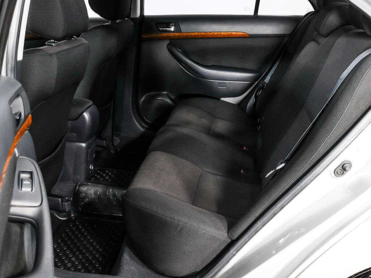 Купить Toyota Avensis с пробегом. Фото: #9