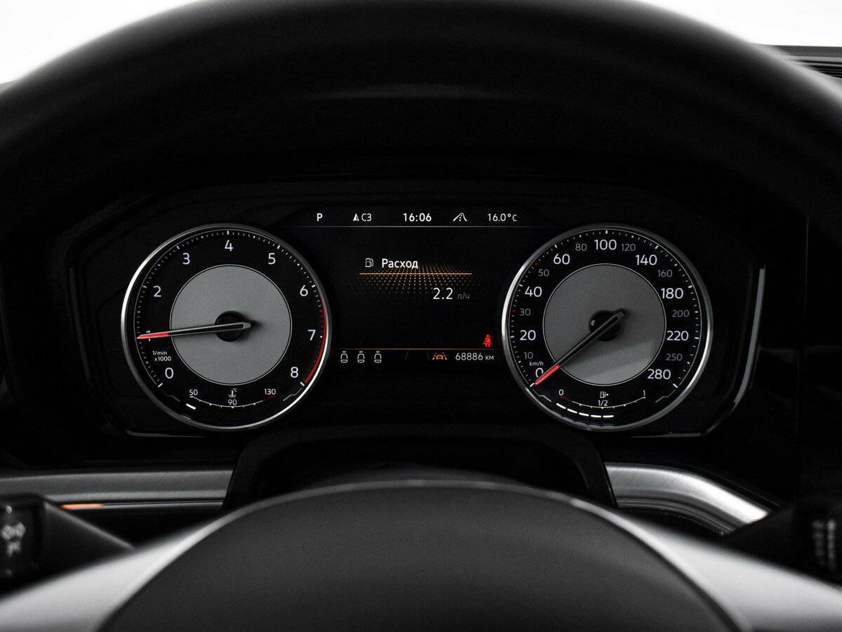 Купить Volkswagen Touareg с пробегом. Фото: #23