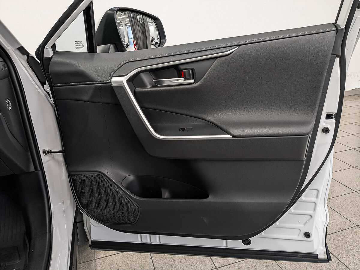 Купить Toyota RAV4 с пробегом. Фото: #23