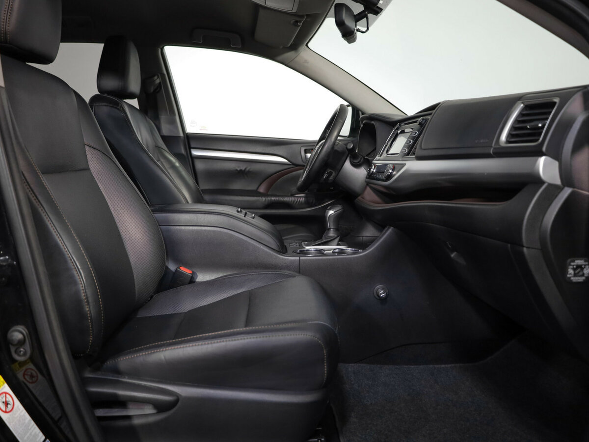 Купить Toyota Highlander с пробегом. Фото: #24