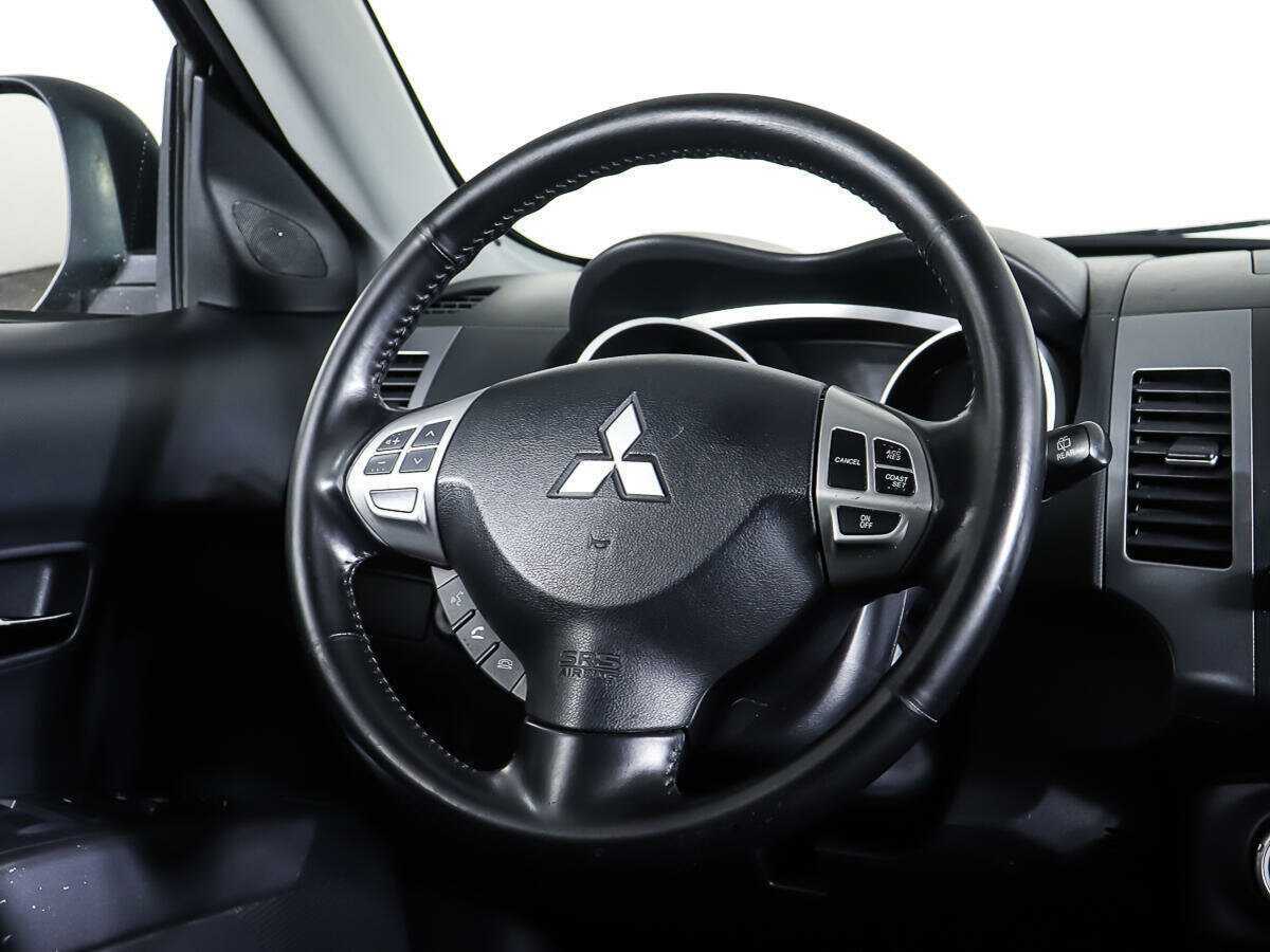 Купить Mitsubishi Outlander с пробегом. Фото: #14