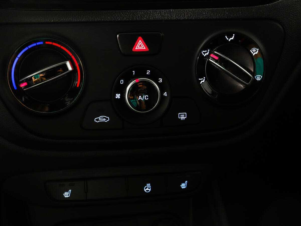 Купить Hyundai Solaris с пробегом. Фото: #14