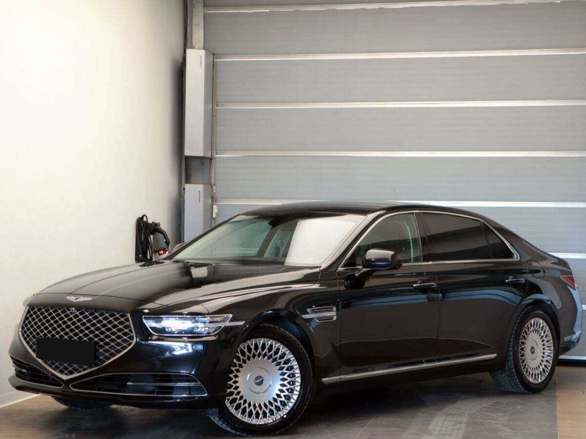 Купить Genesis G90 с пробегом. Посмотреть фото