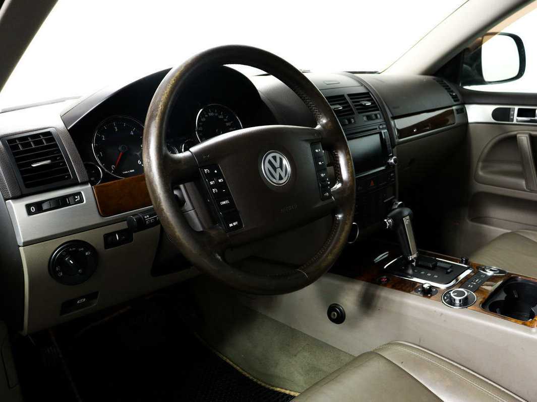 Купить Volkswagen Touareg с пробегом. Фото: #12