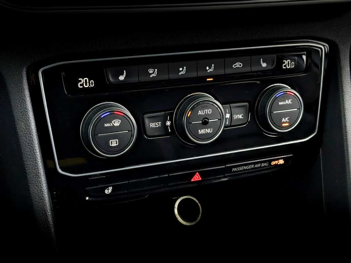 Купить Volkswagen Teramont с пробегом. Фото: #24