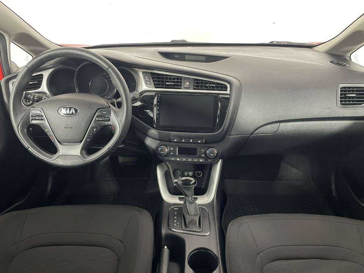 Купить Kia Ceed с пробегом. Фото: #6