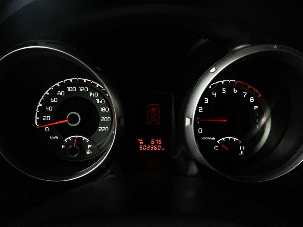 Купить Mitsubishi Pajero с пробегом. Фото: #11