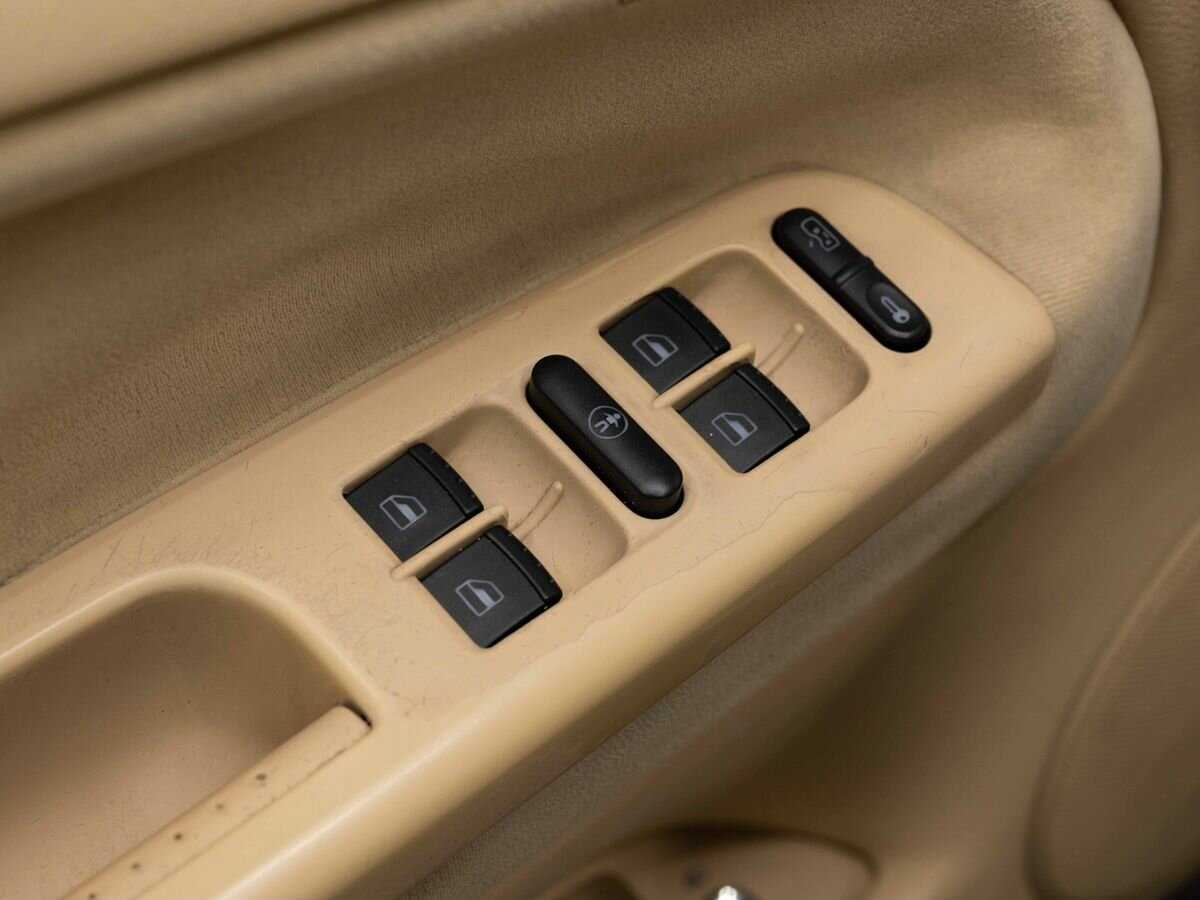 Купить Volkswagen Passat с пробегом. Фото: #15
