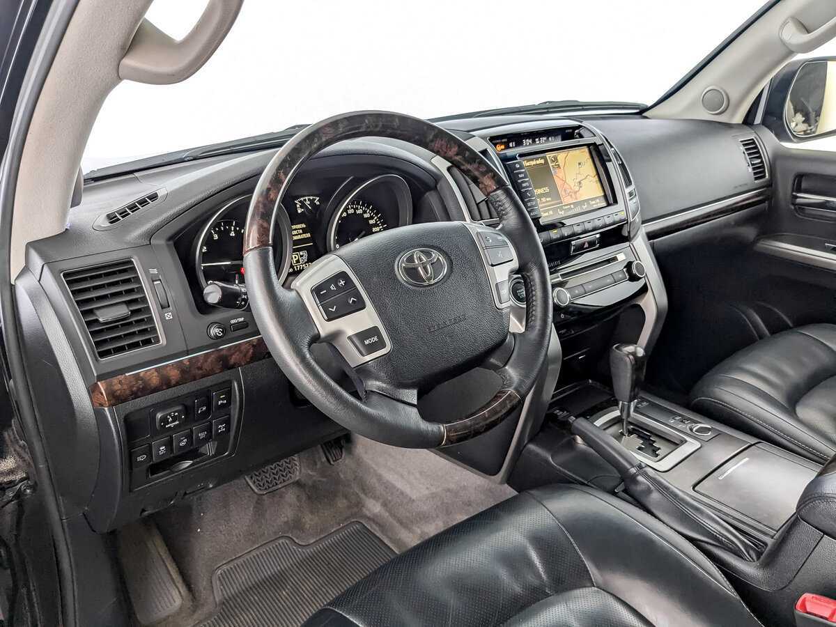 Купить Toyota Land Cruiser с пробегом. Фото: #15