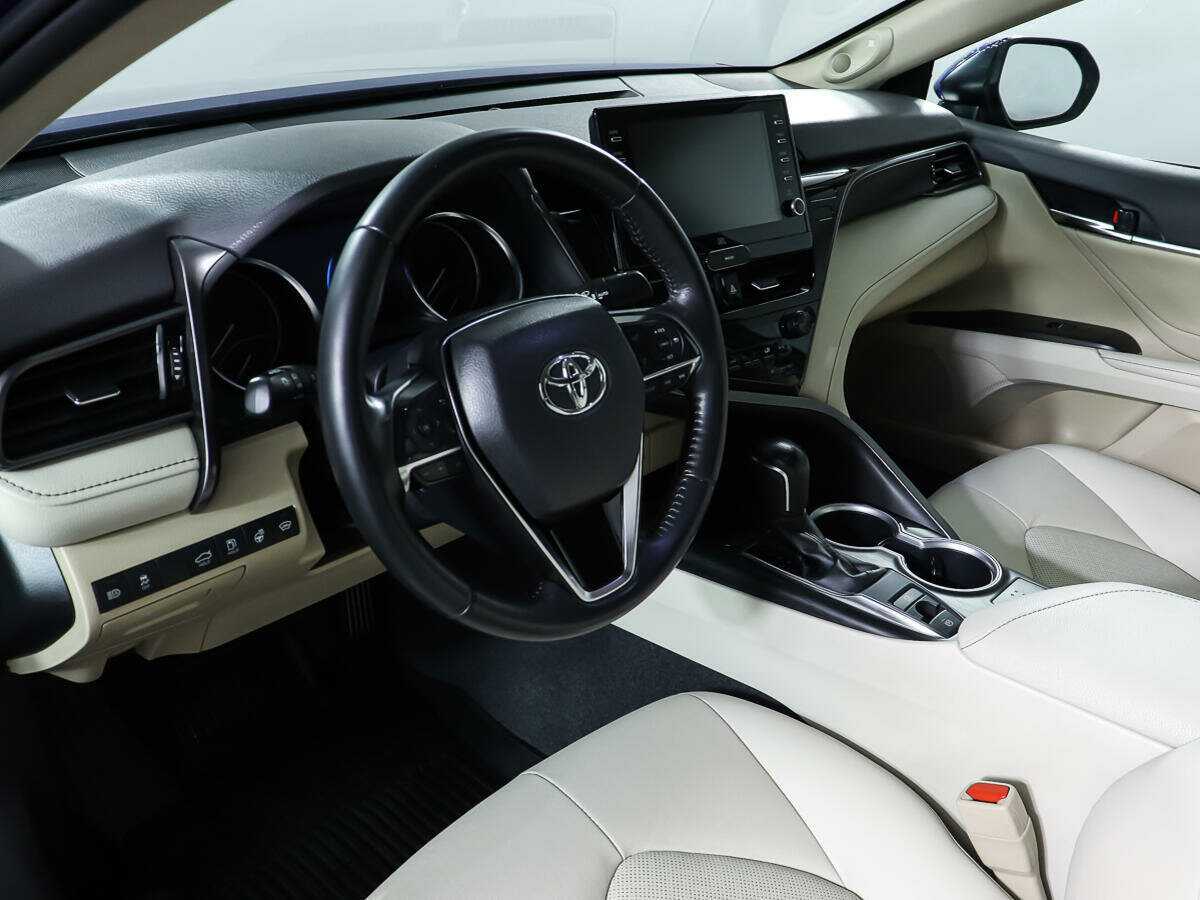 Купить Toyota Camry с пробегом. Фото: #11