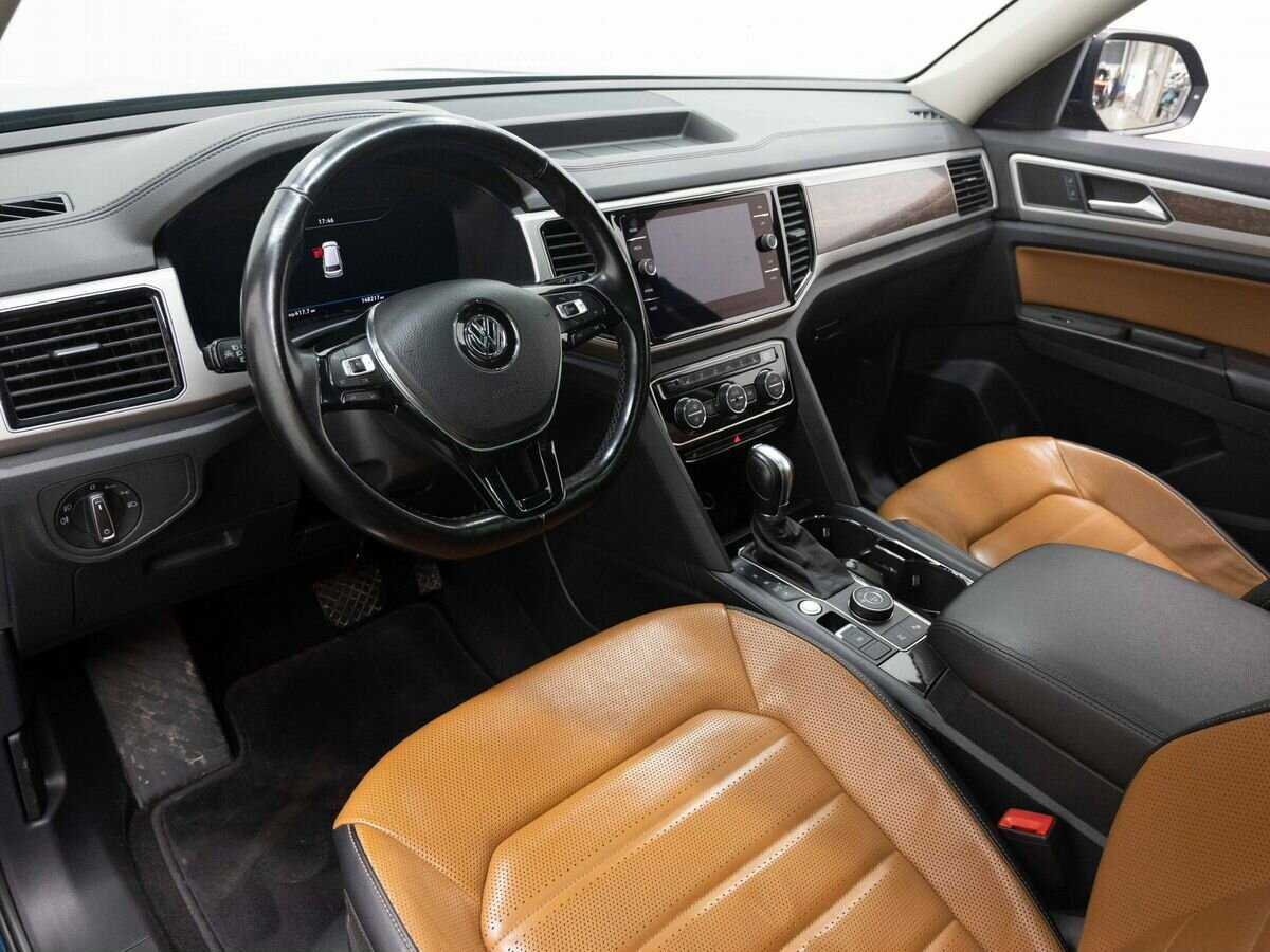 Купить Volkswagen Teramont с пробегом. Фото: #8
