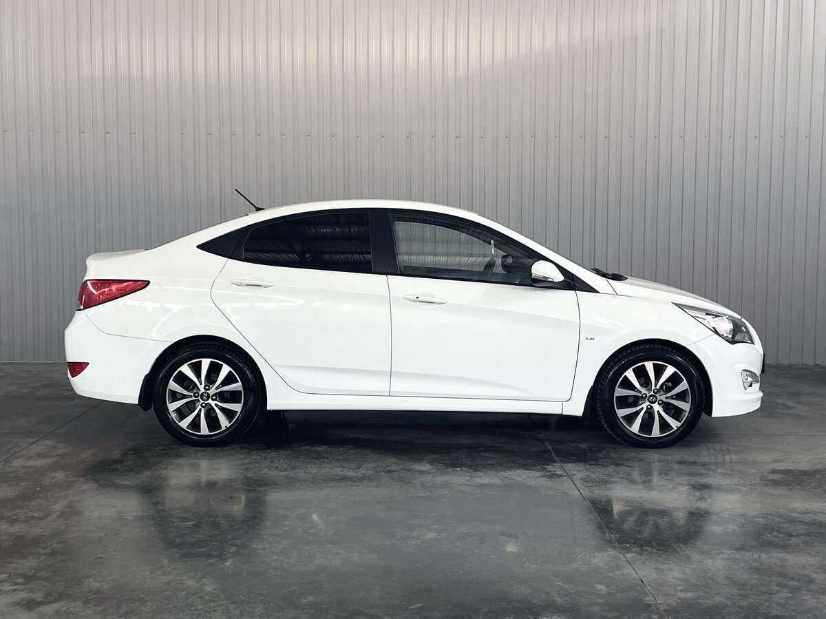 Купить Hyundai Solaris с пробегом. Фото: #3