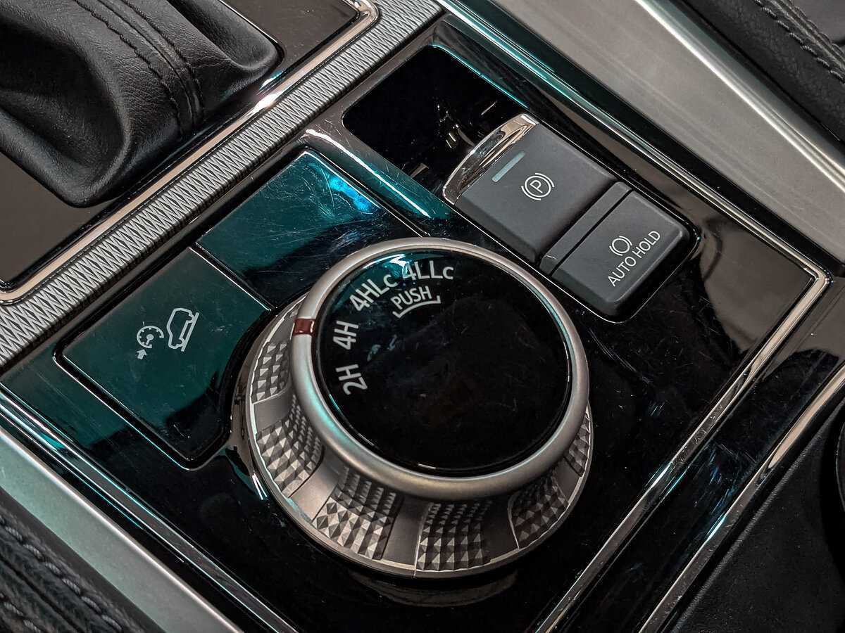 Купить Mitsubishi Montero Sport с пробегом. Фото: #25