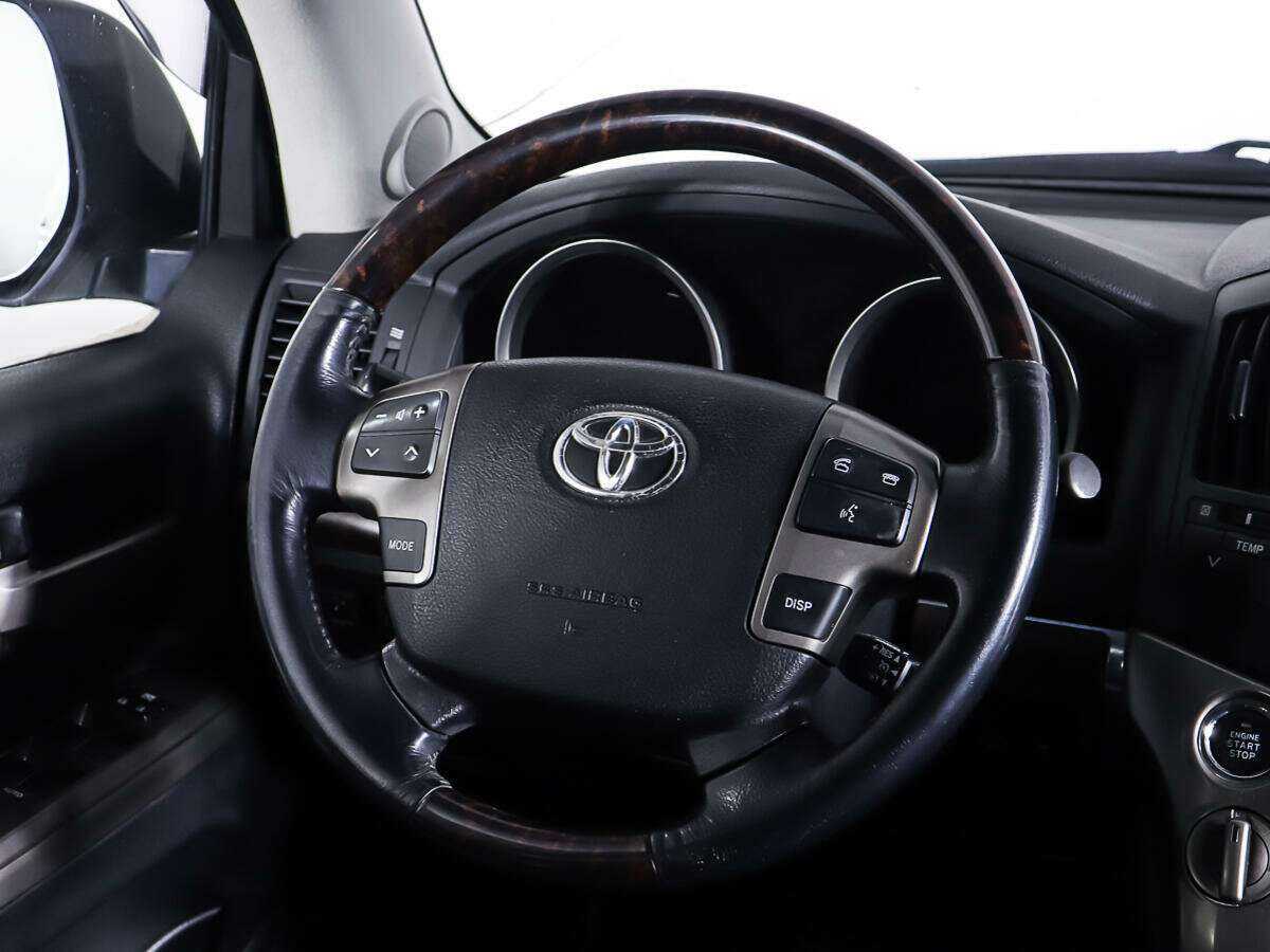 Купить Toyota Land Cruiser с пробегом. Фото: #14