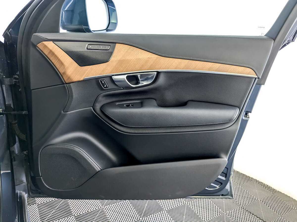 Купить Volvo XC90 с пробегом. Фото: #18