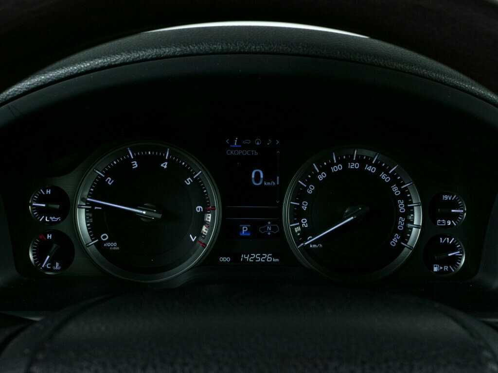 Купить Toyota Land Cruiser с пробегом. Фото: #11