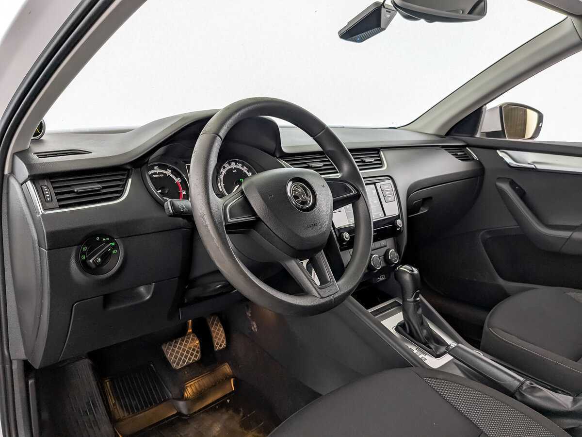 Купить Skoda Octavia с пробегом. Фото: #15