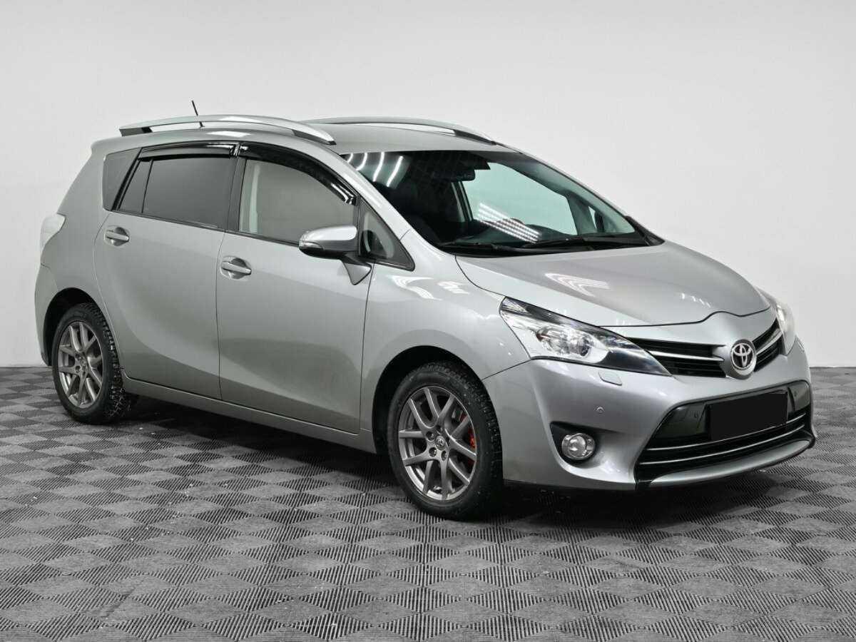 Купить Toyota Verso с пробегом. Фото: #2