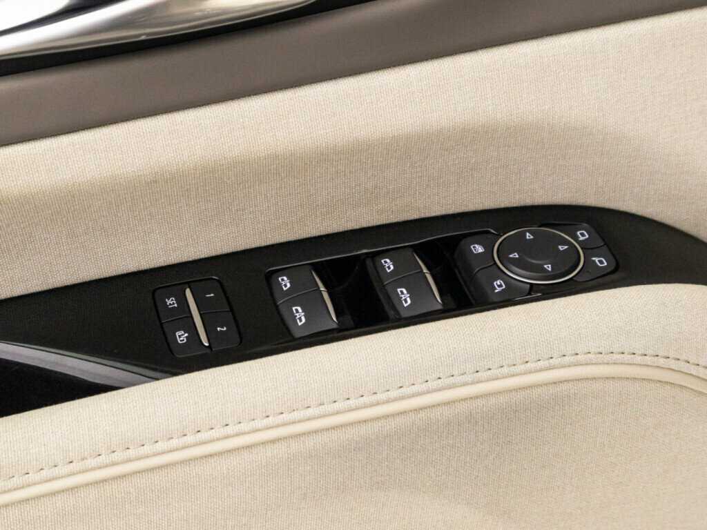 Купить Cadillac Escalade с пробегом. Фото: #25