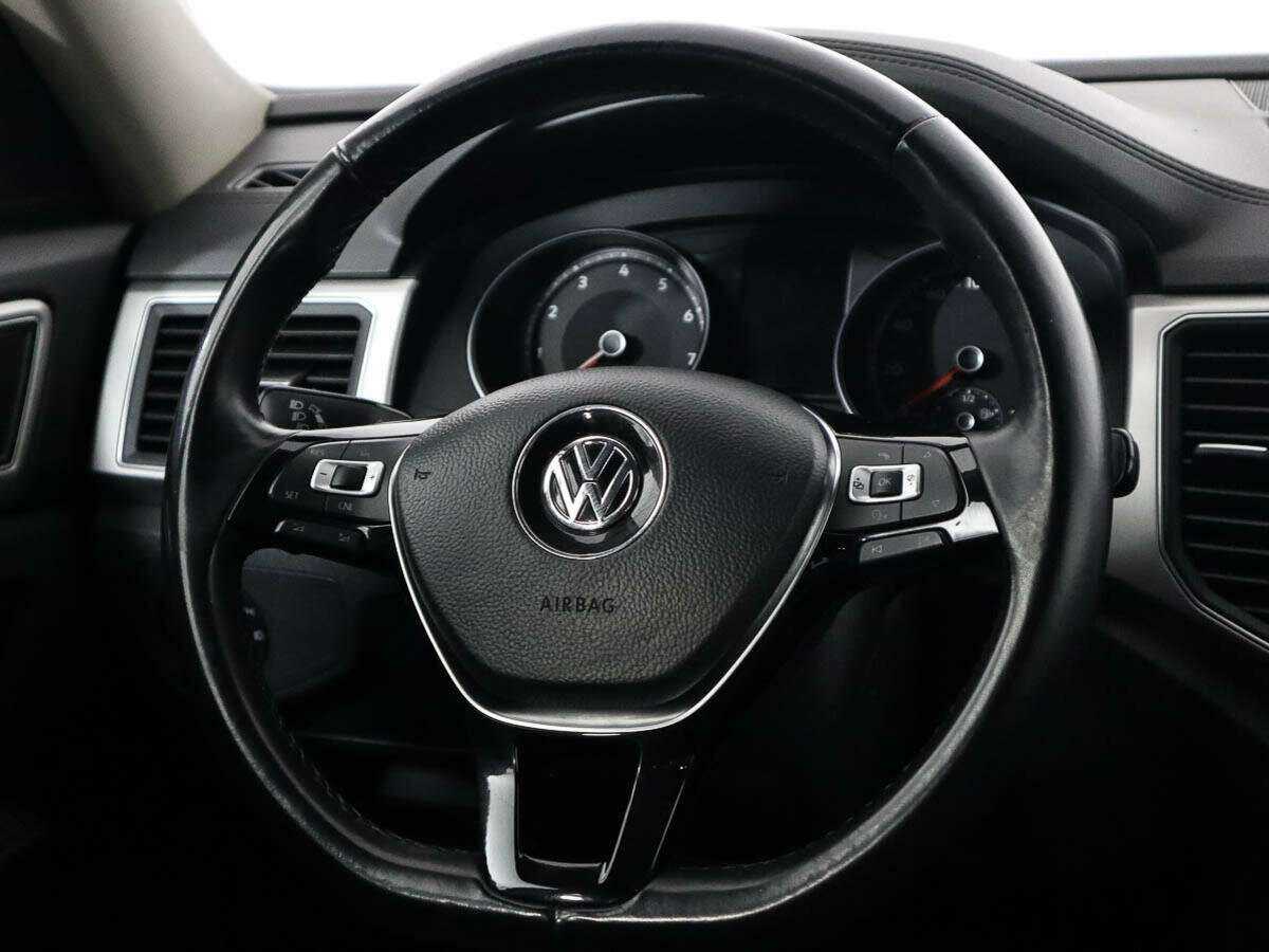 Купить Volkswagen Teramont с пробегом. Фото: #12