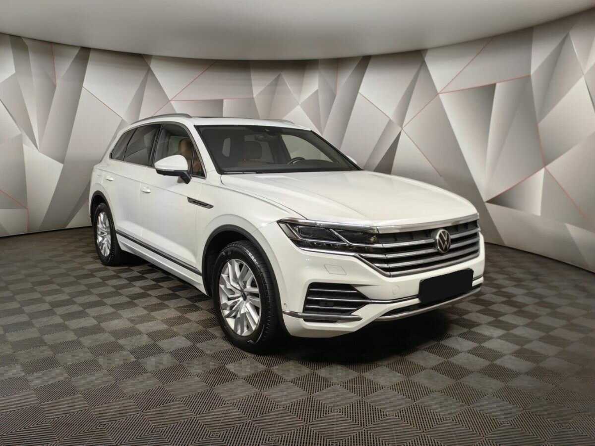 Купить Volkswagen Touareg с пробегом. Фото: #2