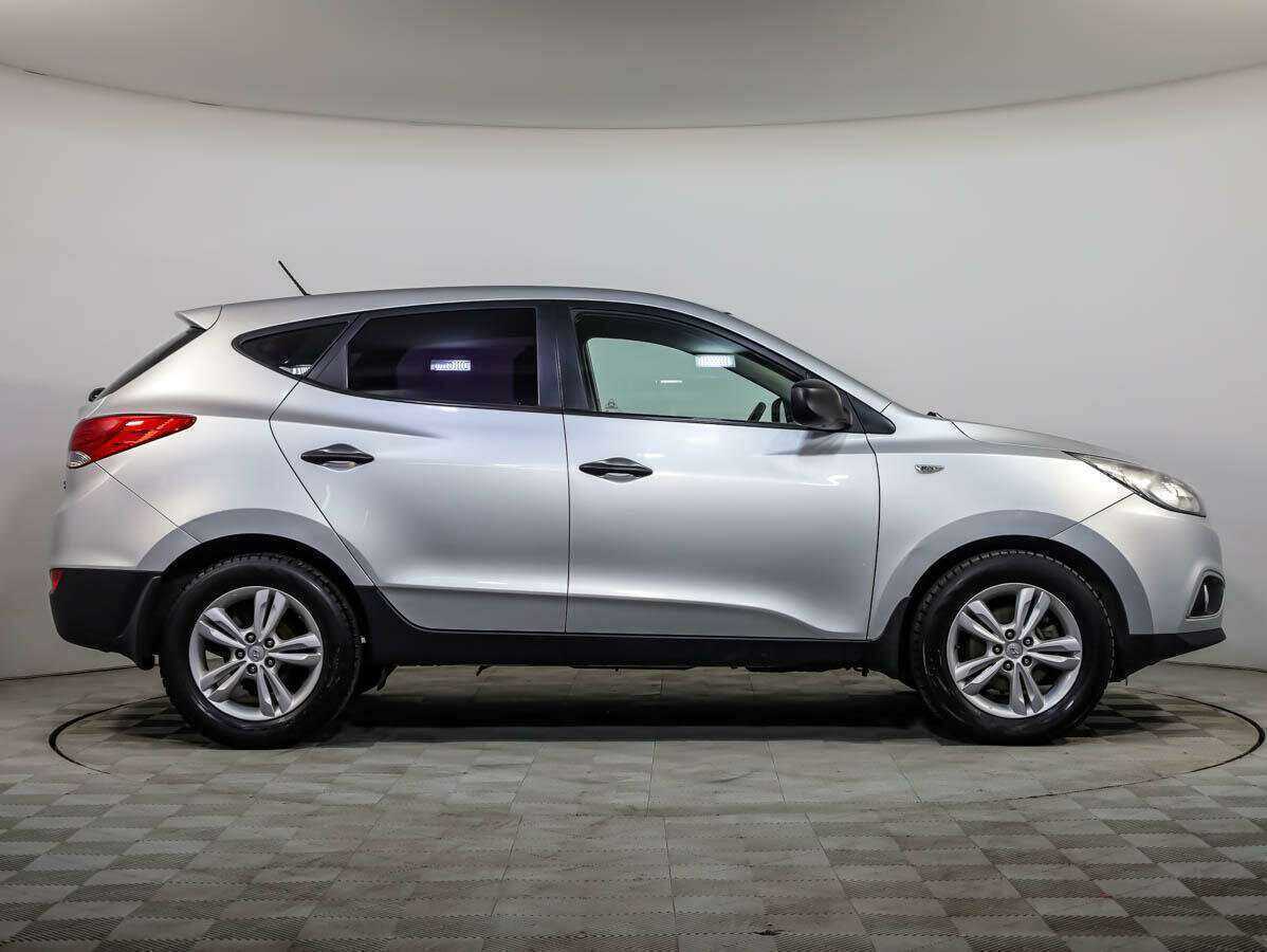 Купить Hyundai ix35 с пробегом. Фото: #2