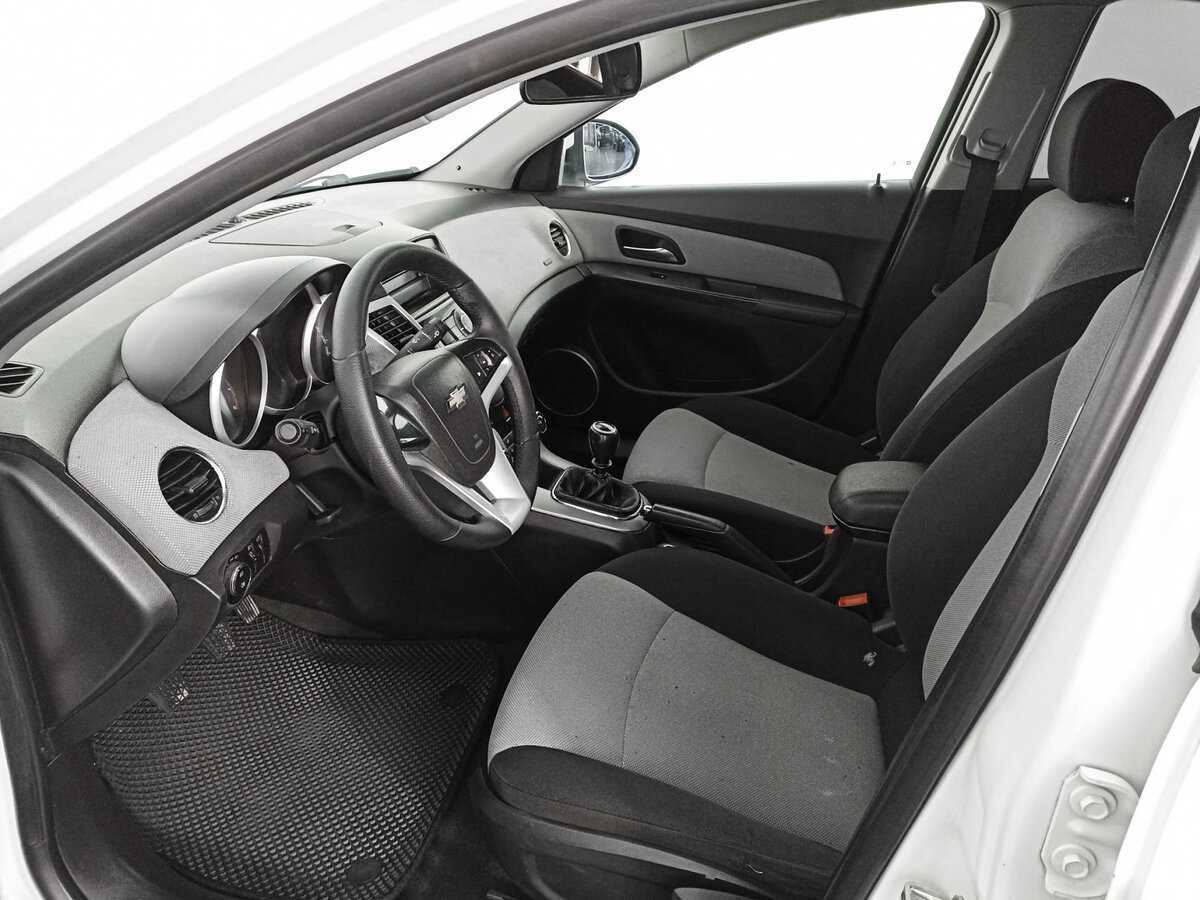 Купить Chevrolet Cruze с пробегом. Фото: #13